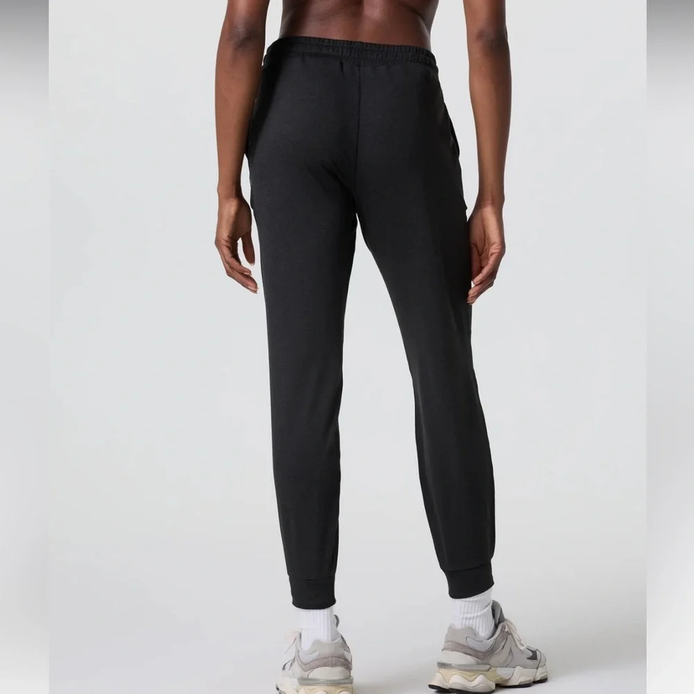 Vuori Performance Jogger - Picture 3 of 6